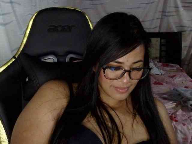 Letty33 webcam