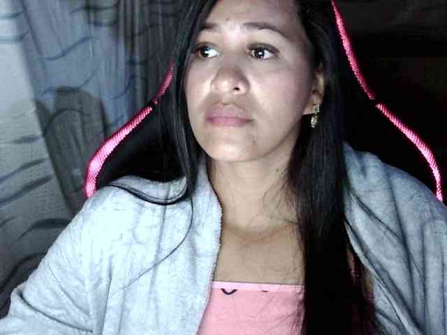 Letty33 webcam