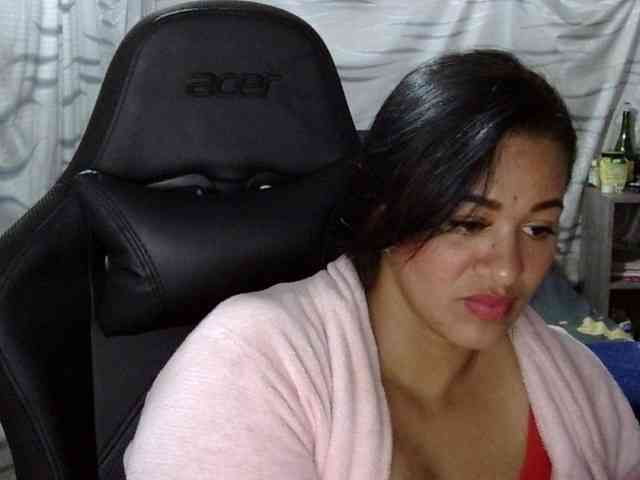 Letty33 webcam