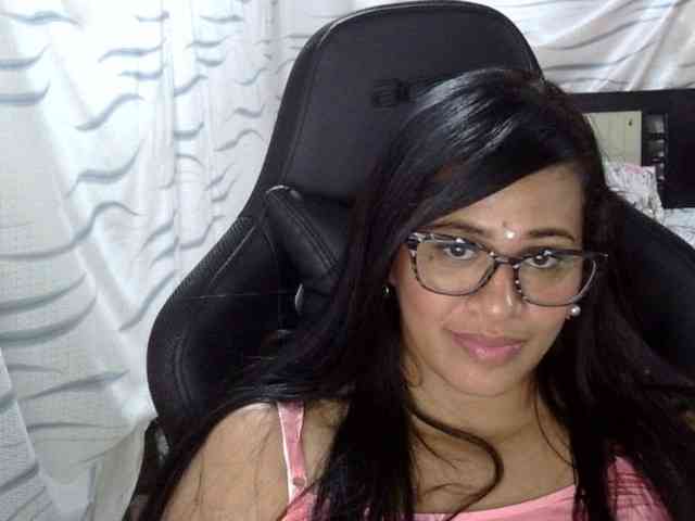 Letty33 webcam