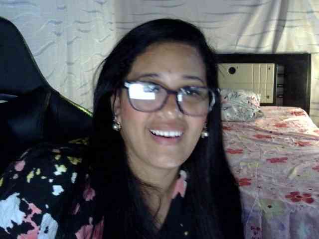 Letty33 webcam