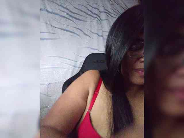 Letty33 webcam