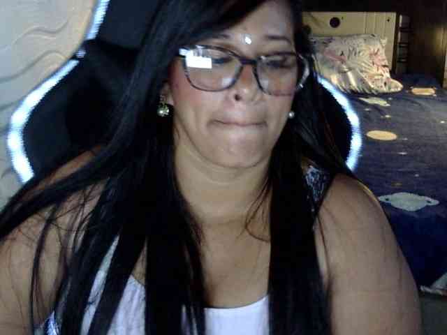 Letty33 webcam