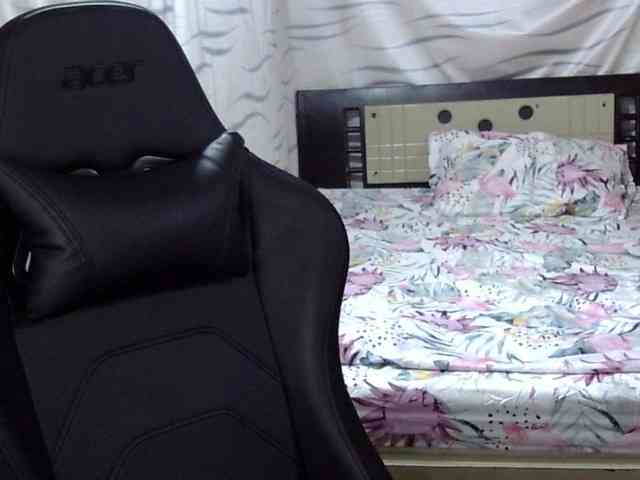 Letty33 webcam