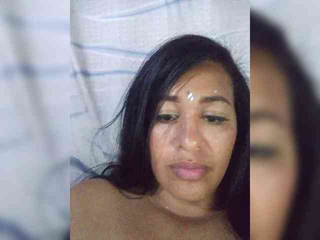 Letty33 webcam