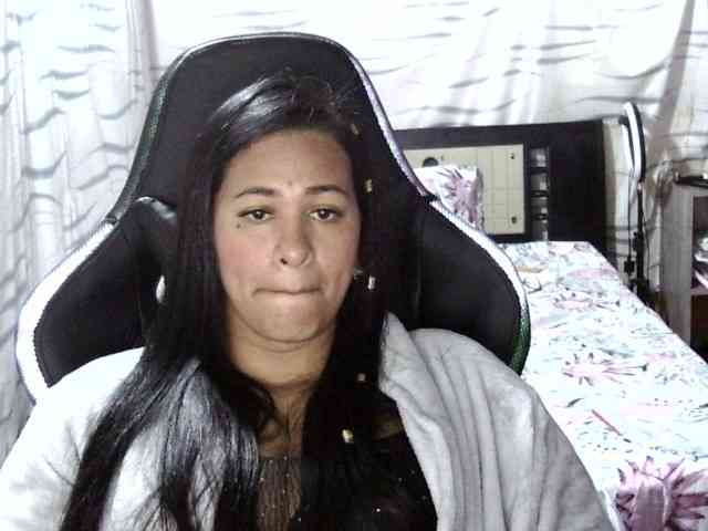 Letty33 webcam