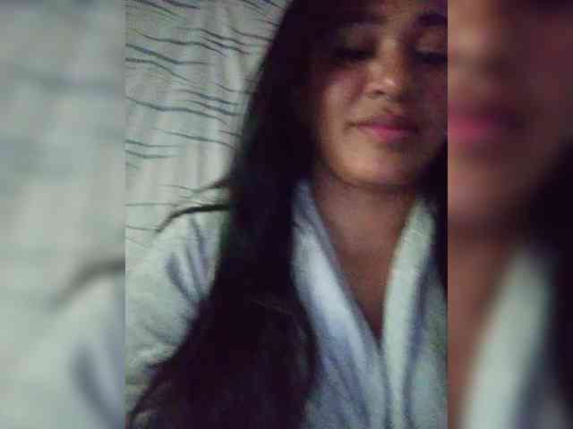 Letty33 webcam