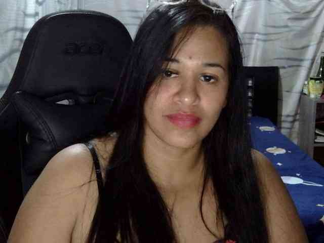 Letty33 webcam