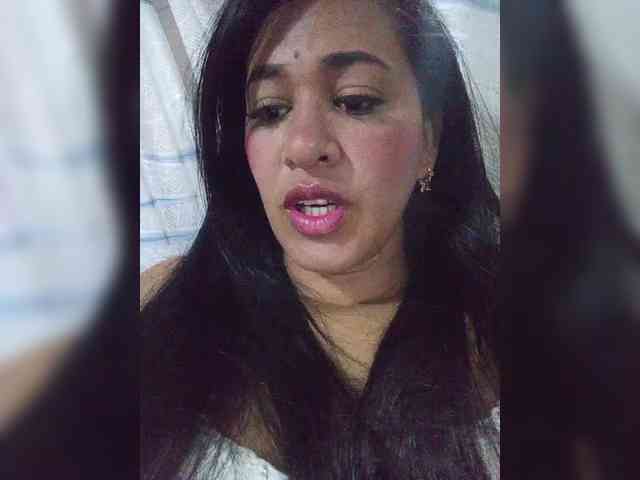 Letty33 webcam
