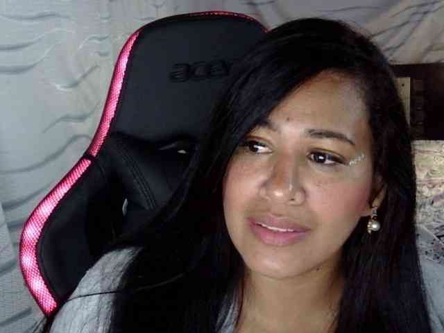 Letty33 webcam