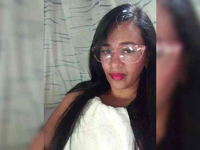 Letty33 webcam