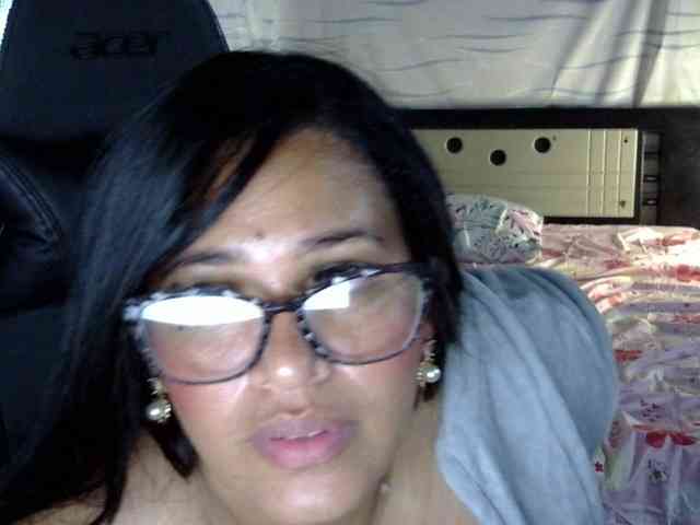 Letty33 webcam