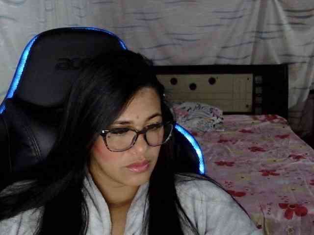 Letty33 webcam