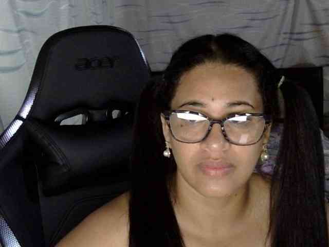 Letty33 webcam