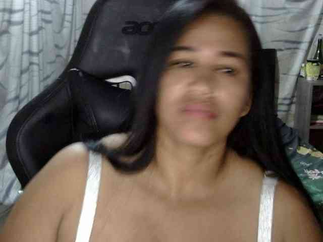 Letty33 webcam