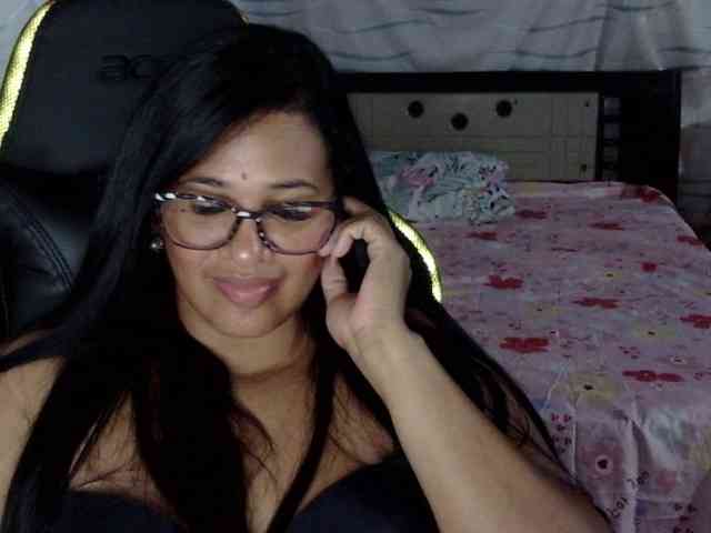Letty33 webcam
