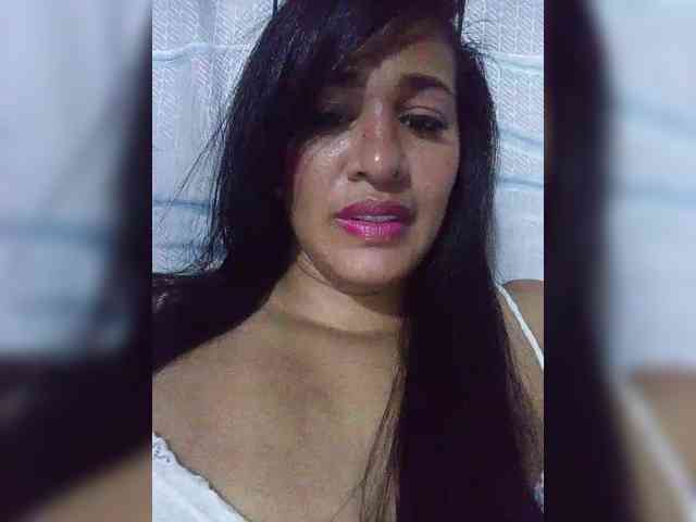 Letty33 webcam