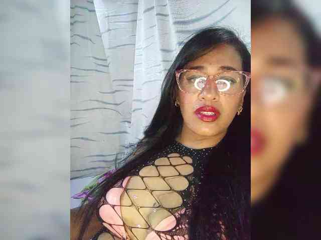 Letty33 webcam