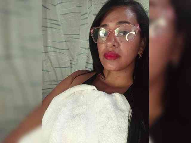 Letty33 webcam