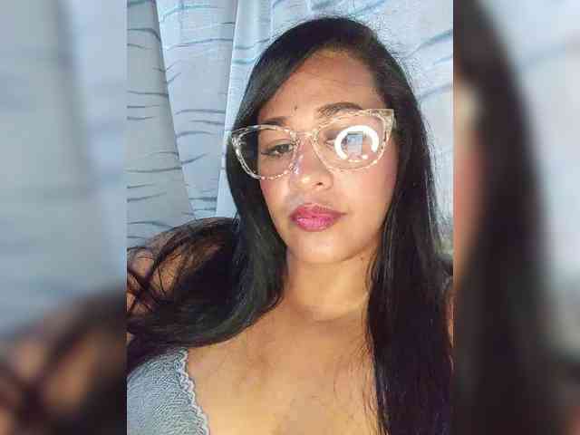 Letty33 webcam