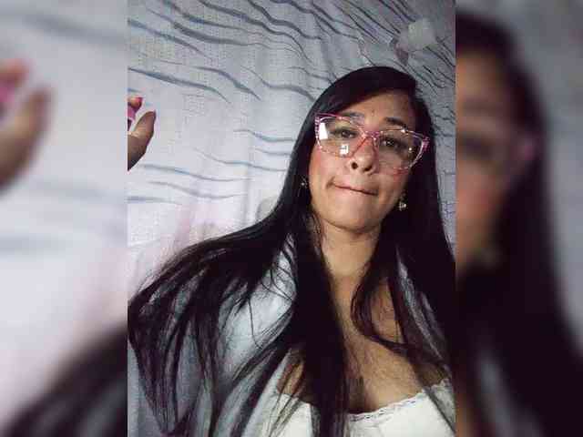 Letty33 webcam