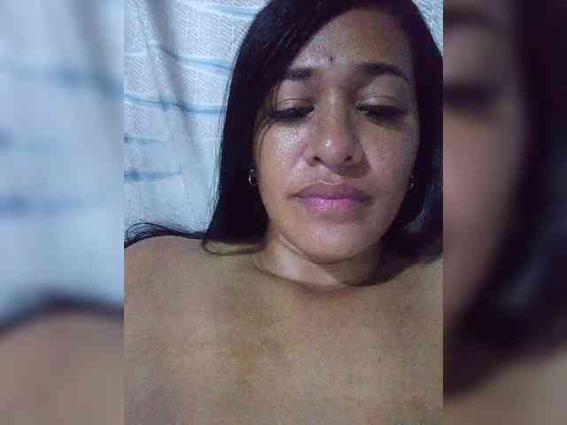 Letty33 webcam