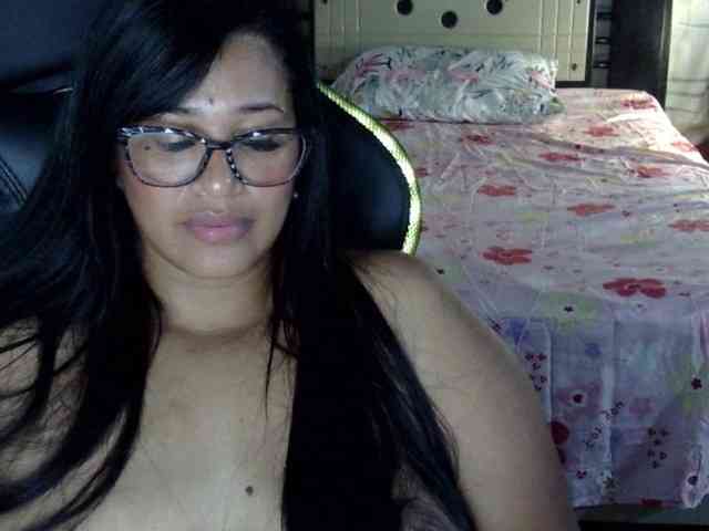 Letty33 webcam