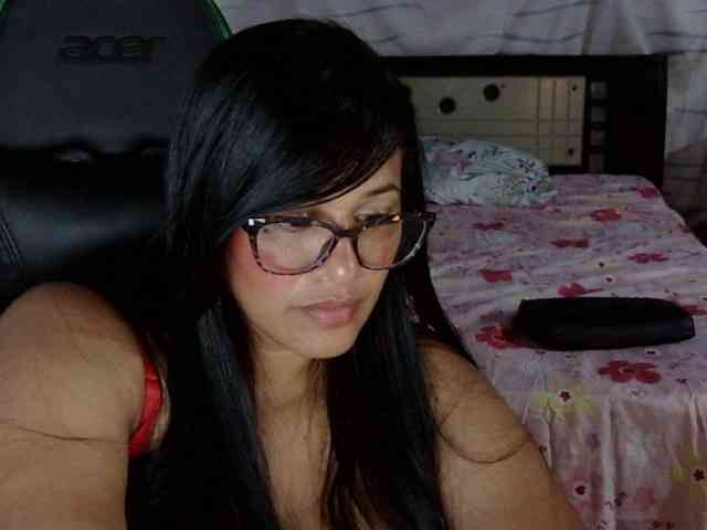 Letty33 webcam