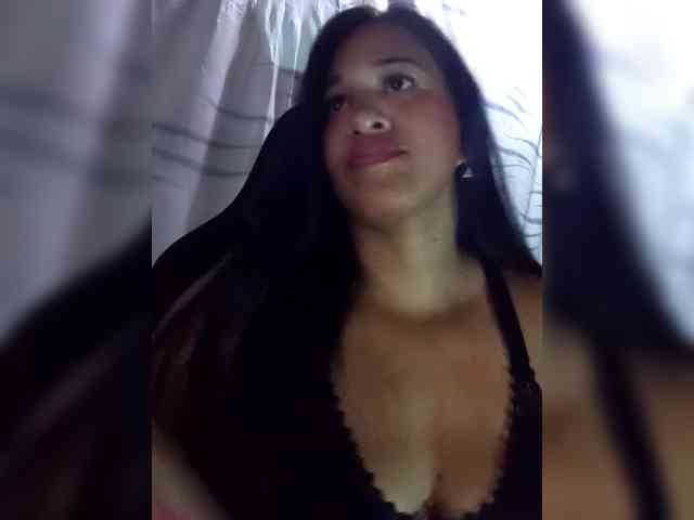 Letty33 webcam