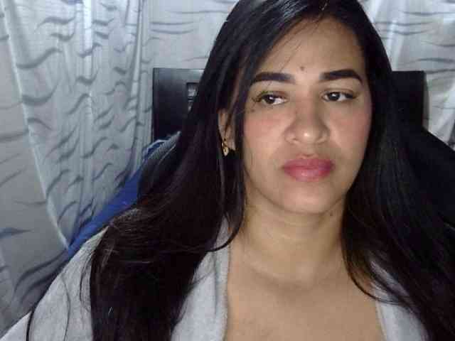Letty33 webcam