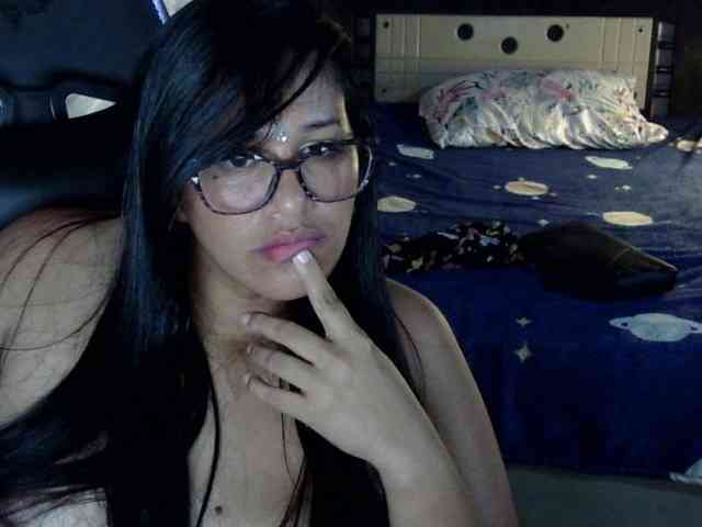 Letty33 webcam