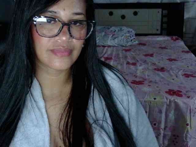 Letty33 webcam