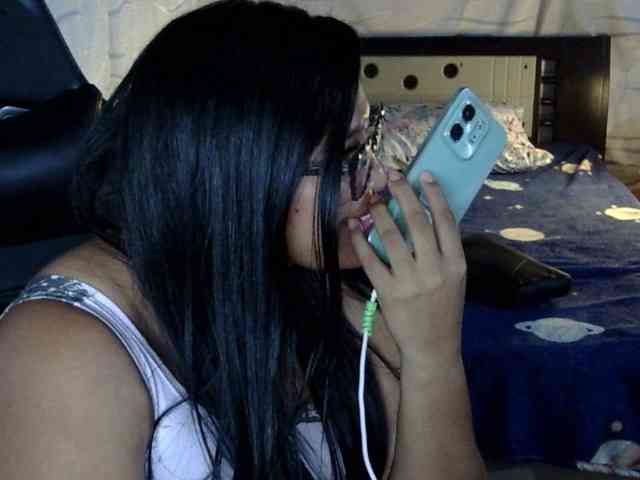 Letty33 webcam