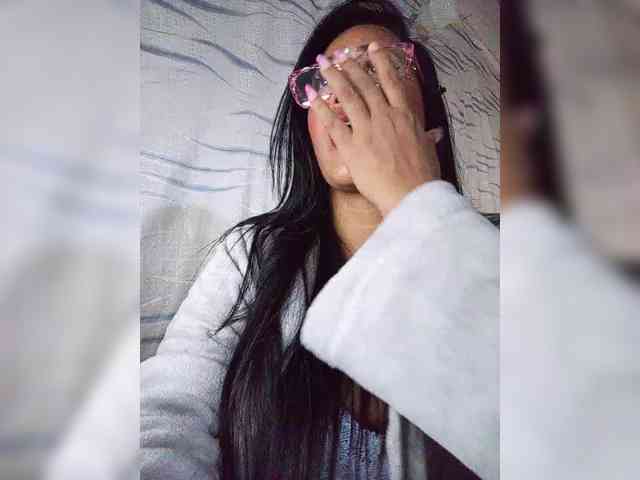 Letty33 webcam