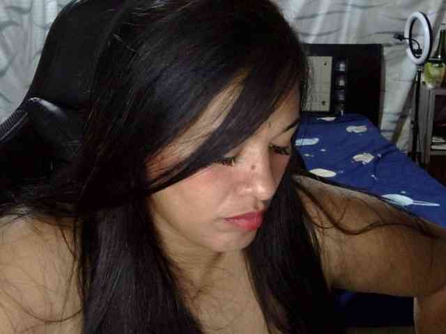 Letty33 webcam