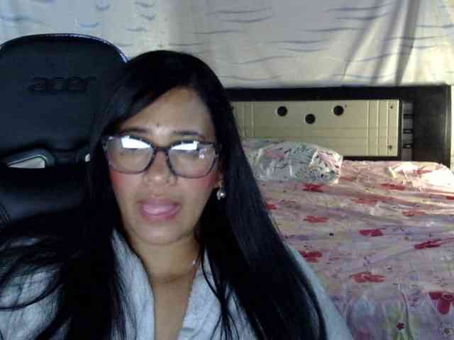 Letty33 webcam
