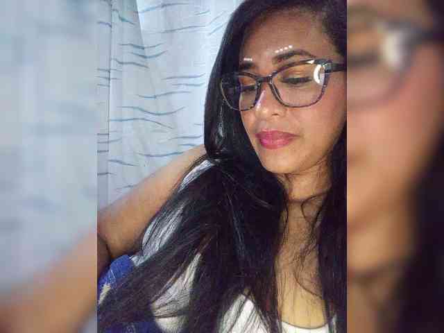 Letty33 webcam