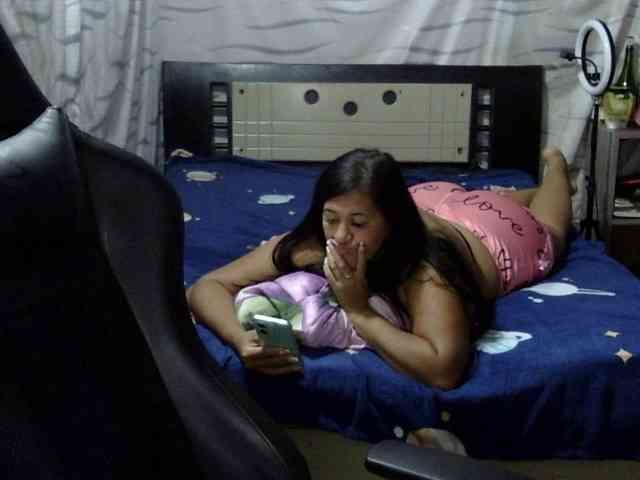 Letty33 webcam