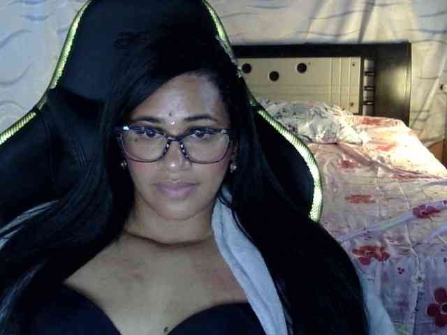 Letty33 webcam