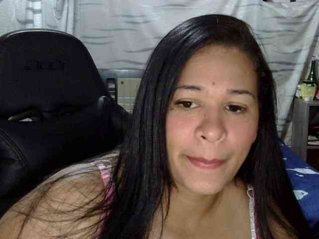 Letty33 webcam