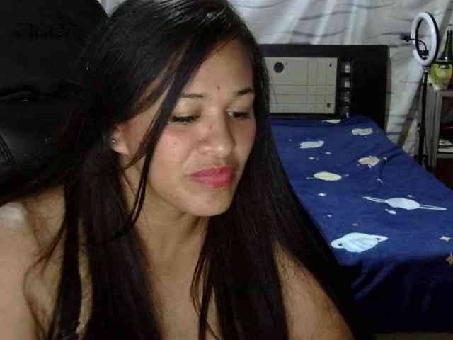 Letty33 webcam