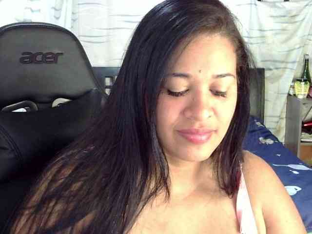 Letty33 webcam