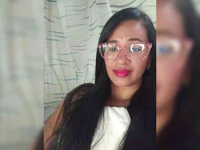Letty33 webcam