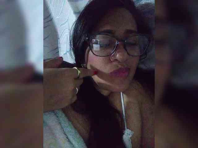 Letty33 webcam