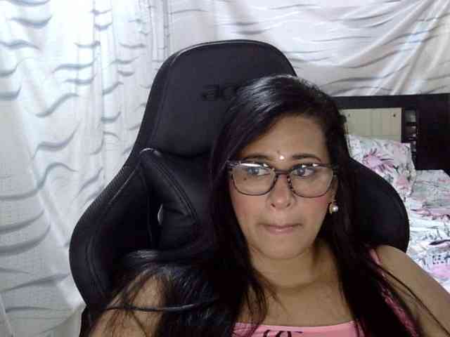 Letty33 webcam
