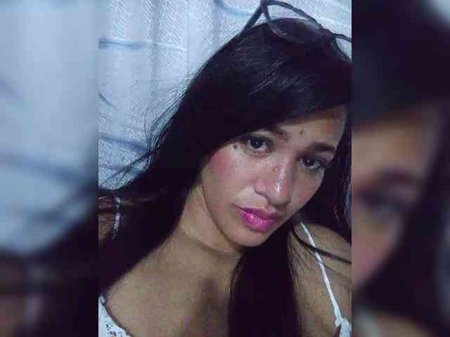 Letty33 webcam