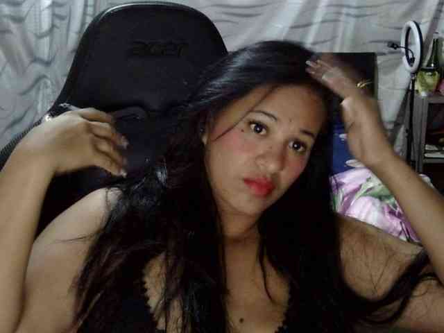 Letty33 webcam