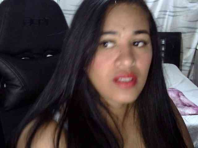 Letty33 webcam