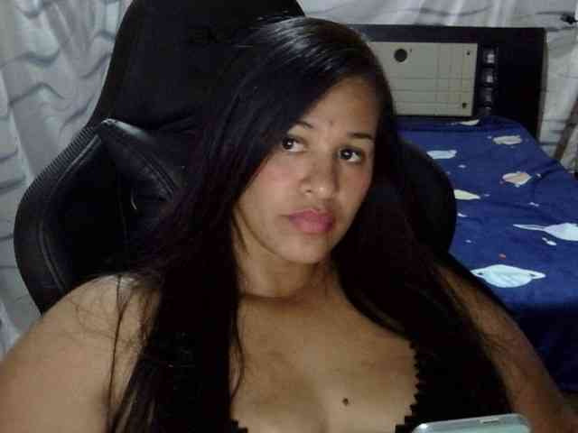 Letty33 webcam