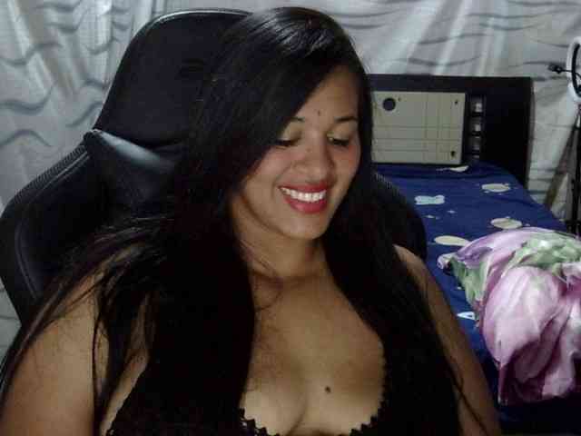 Letty33 webcam